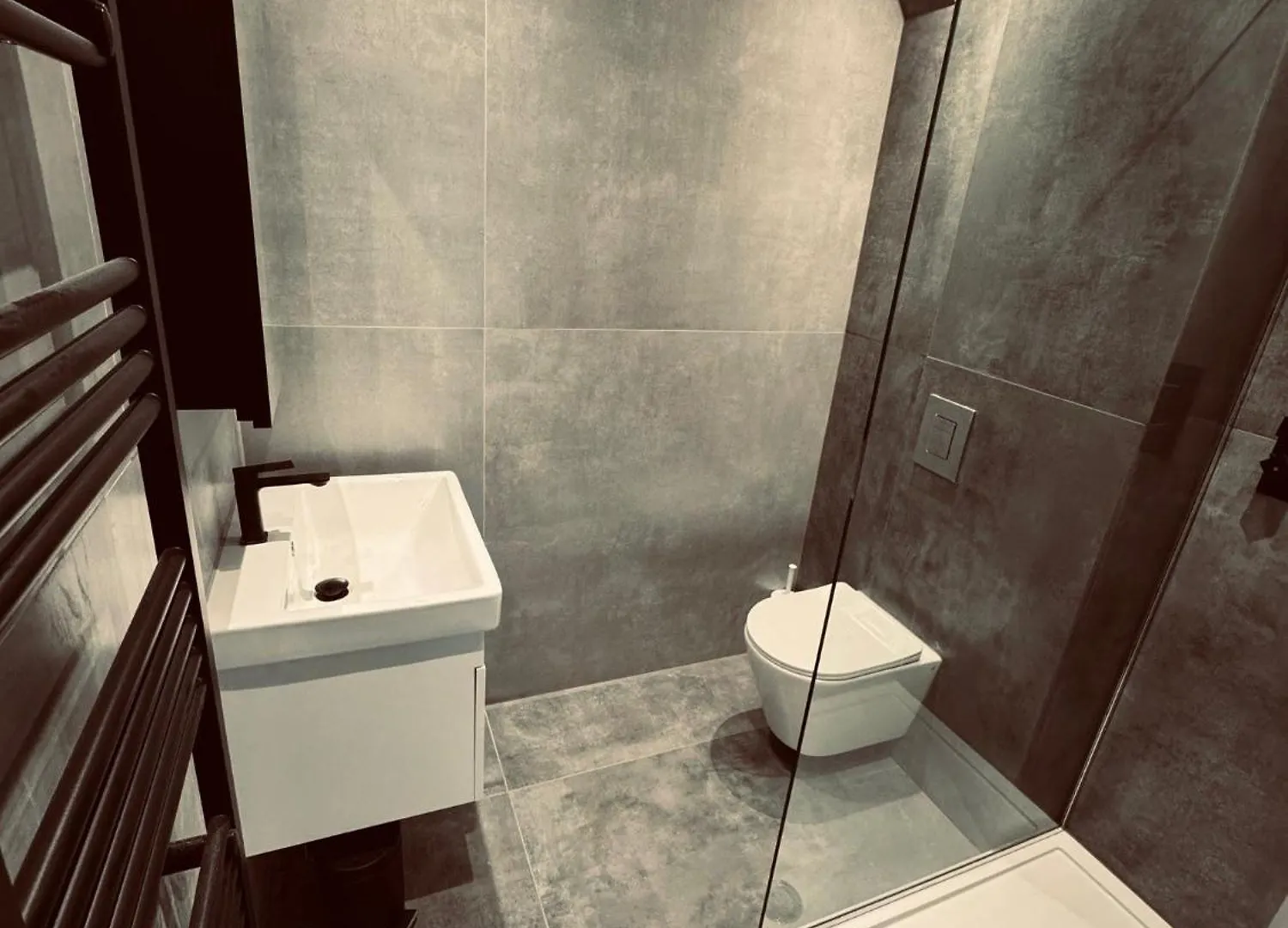 Brand New Spacious 3 Bed City Apartment With Terrace In Shoreditch London